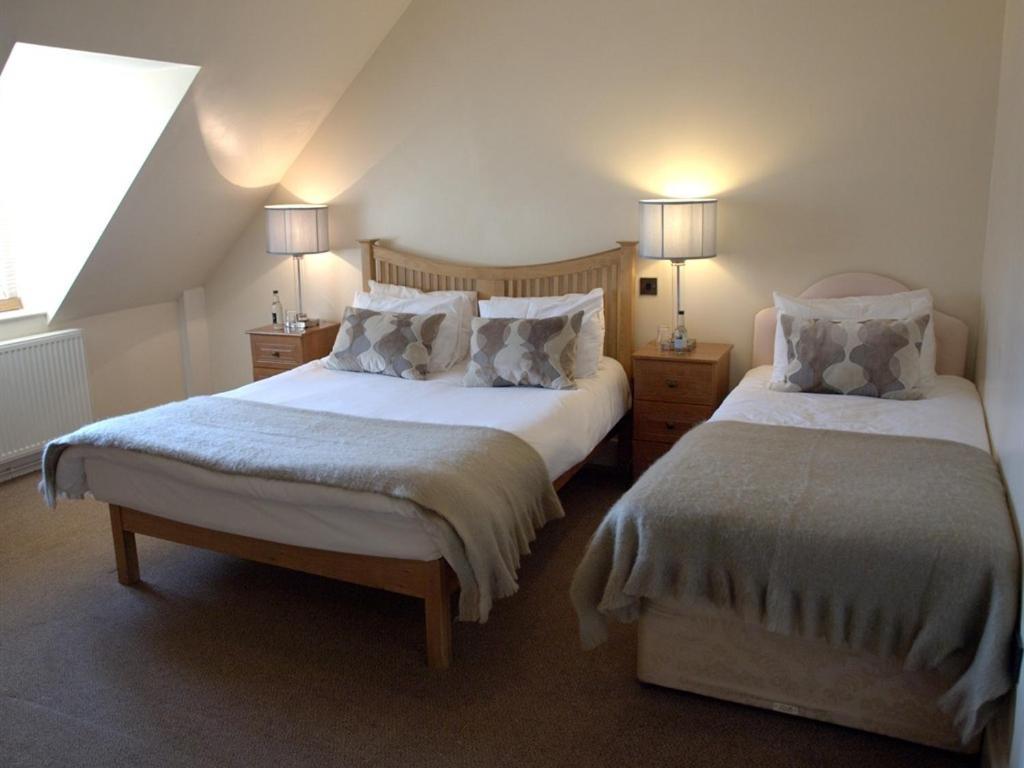 Kings Arms Hotel Abergavenny Cameră foto
